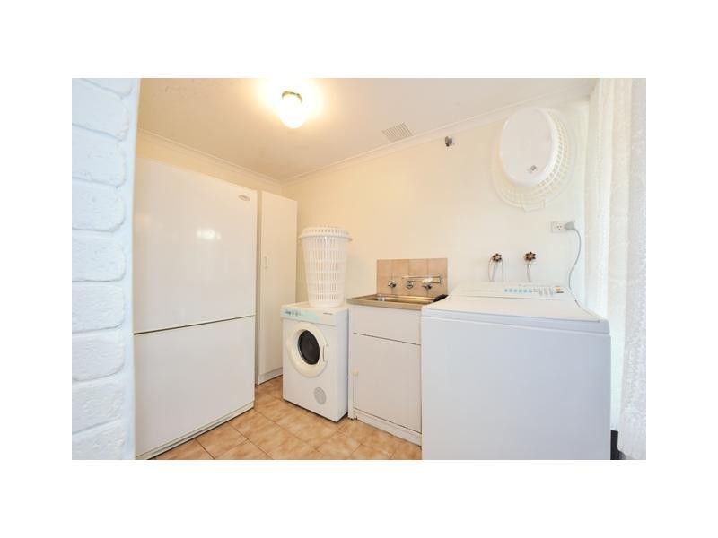 1 Varley Crescent, Cooloongup WA 6168