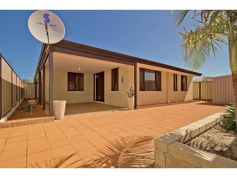 21 Irene McCormack Way, Queens Park WA 6107