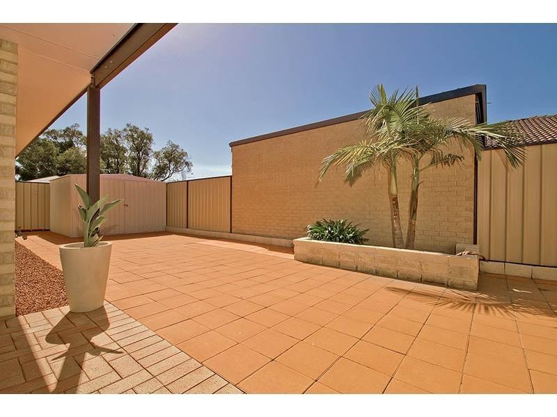 21 Irene McCormack Way, Queens Park WA 6107