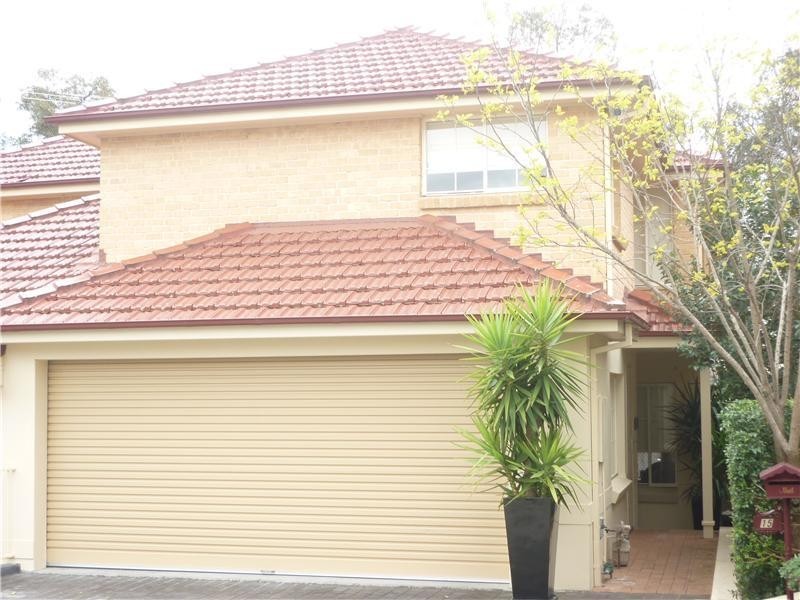 15 Jacqui Circuit, Baulkham Hills NSW 2153