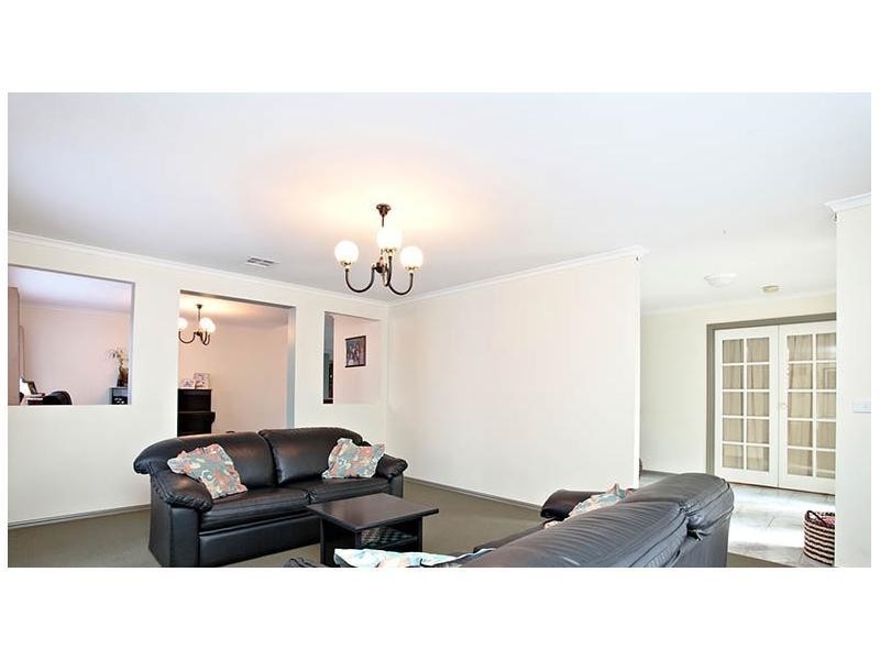 49 Golden Way, Hillside VIC 3037