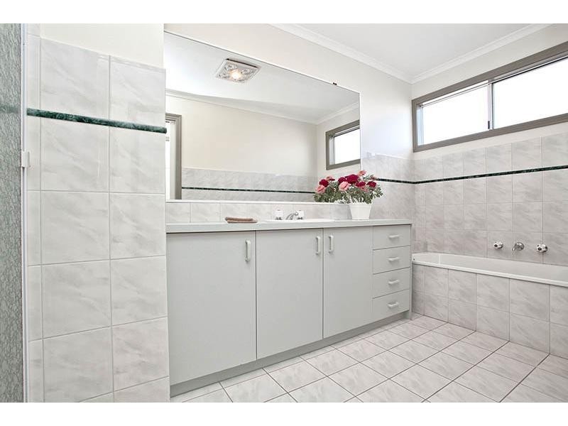 49 Golden Way, Hillside VIC 3037