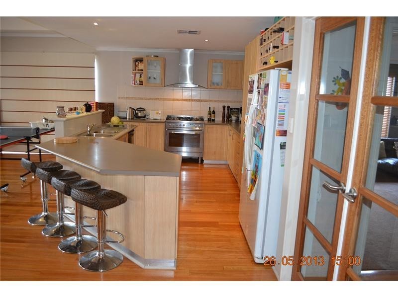 7 Drosera Turn, Halls Head WA 6210