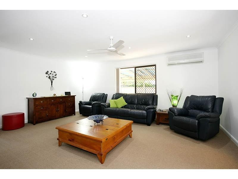 5 Penguin Street, Wellington Point QLD 4160