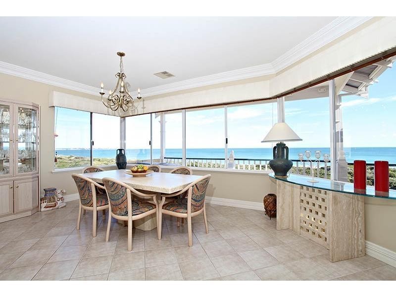 14 Ronsard Drive, San Remo WA 6210