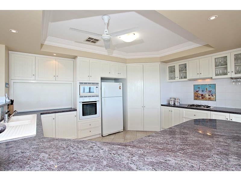 14 Ronsard Drive, San Remo WA 6210