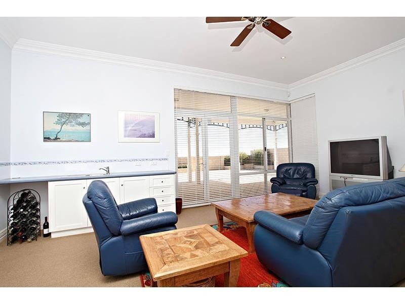 14 Ronsard Drive, San Remo WA 6210