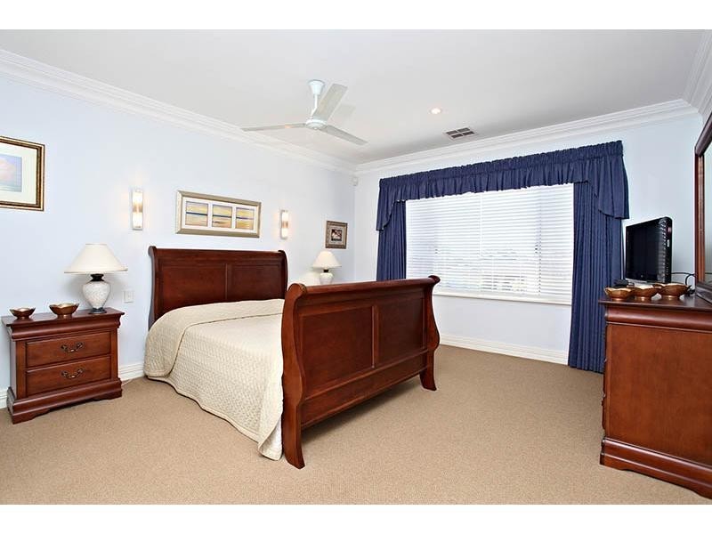 14 Ronsard Drive, San Remo WA 6210