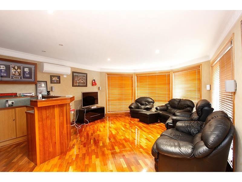 16 Barrett Place, Cranebrook NSW 2749