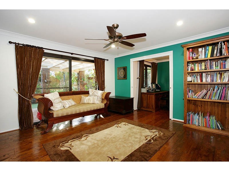 11 Tofanella Street, Fig Tree Pocket QLD 4069