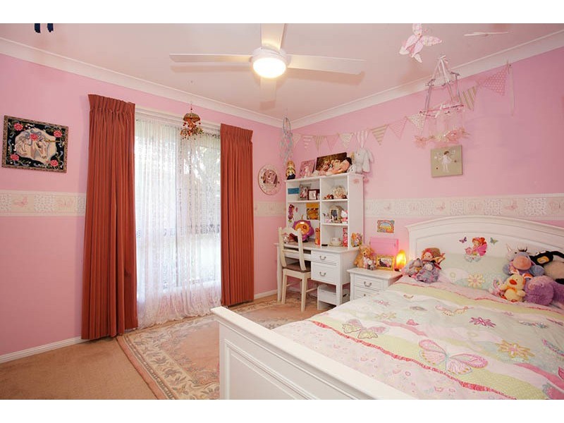 11 Tofanella Street, Fig Tree Pocket QLD 4069