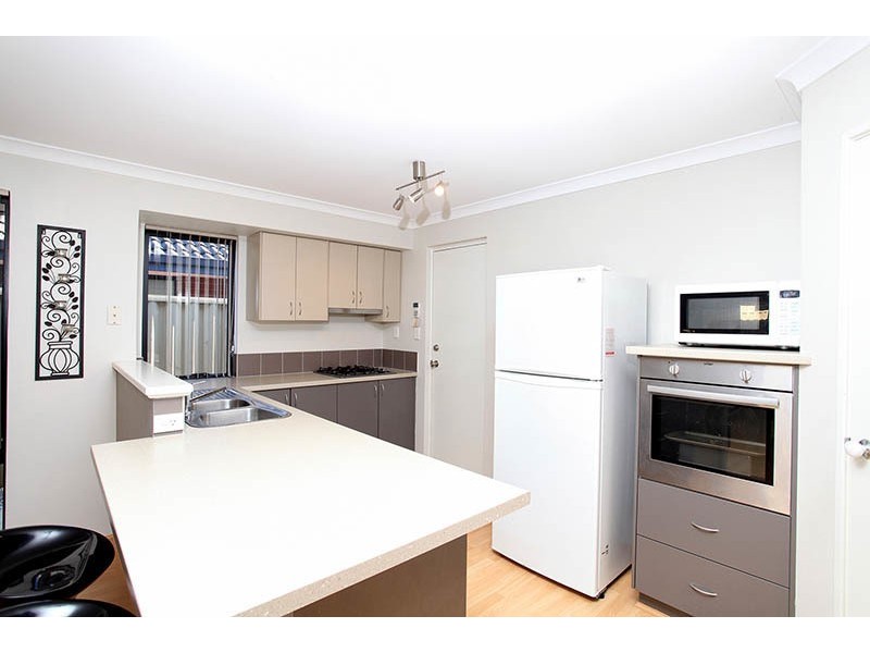 52 Whiteside Street, Cloverdale WA 6105