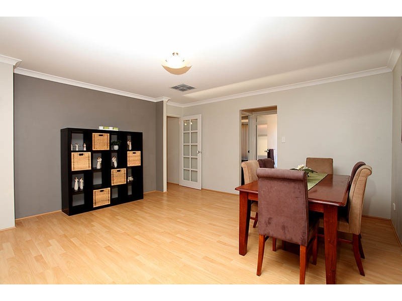 52 Whiteside Street, Cloverdale WA 6105