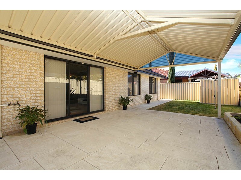 52 Whiteside Street, Cloverdale WA 6105