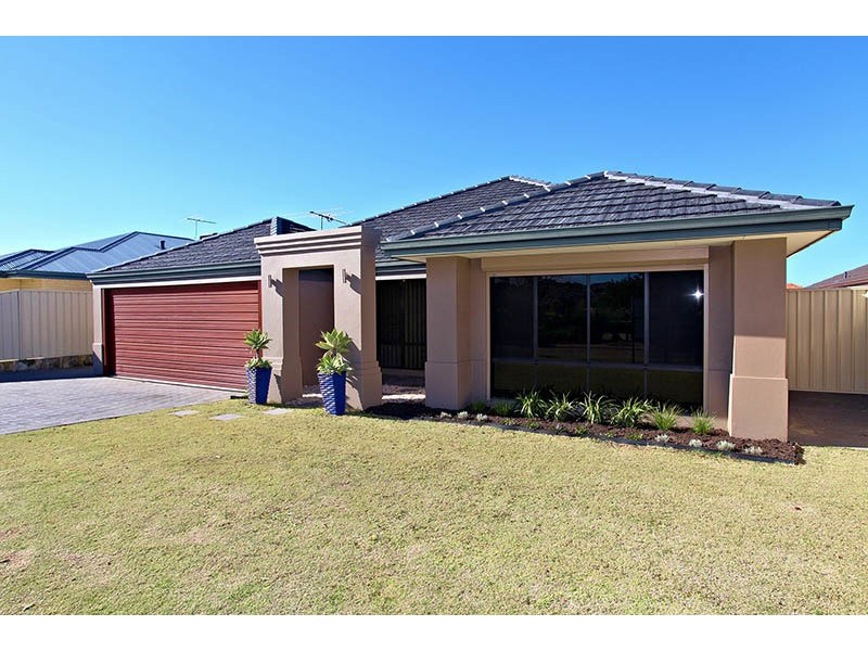 16 Apsley Bend, Tapping WA 6065