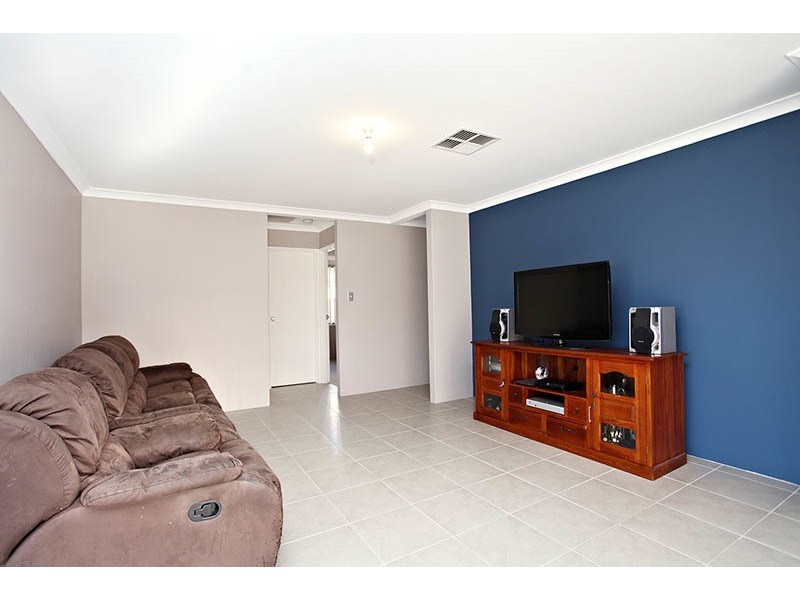 16 Apsley Bend, Tapping WA 6065