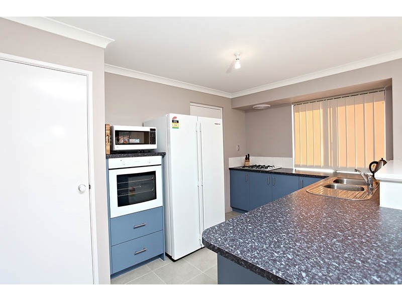 16 Apsley Bend, Tapping WA 6065
