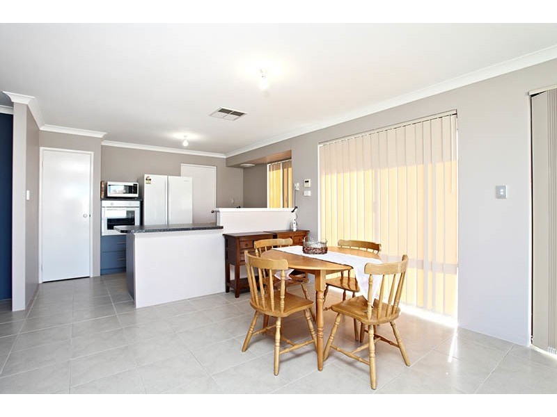 16 Apsley Bend, Tapping WA 6065