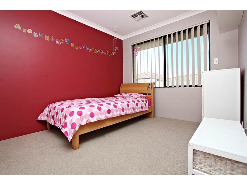 16 Apsley Bend, Tapping WA 6065