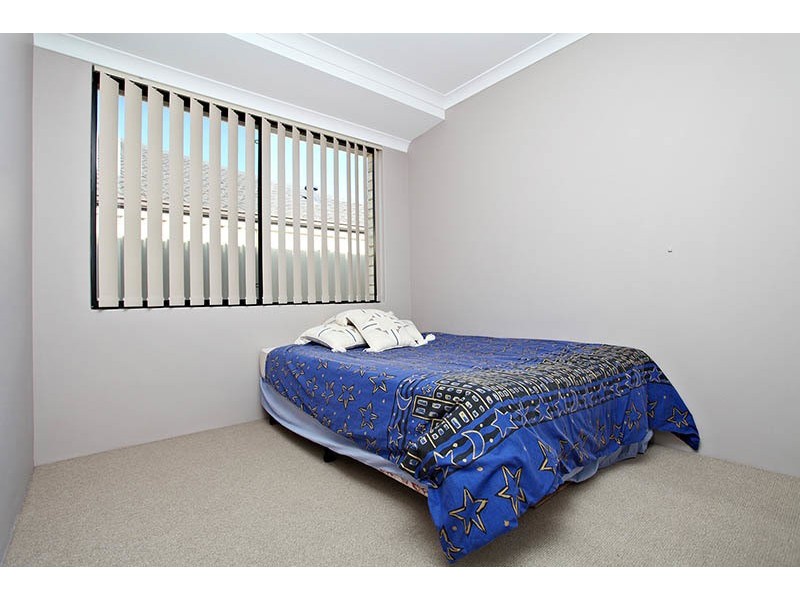 16 Apsley Bend, Tapping WA 6065