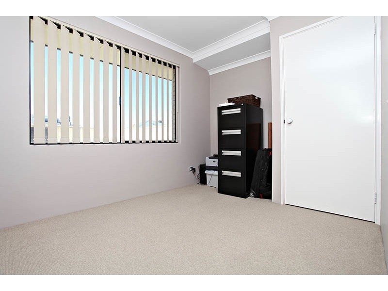 16 Apsley Bend, Tapping WA 6065