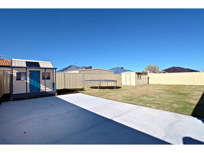 16 Apsley Bend, Tapping WA 6065