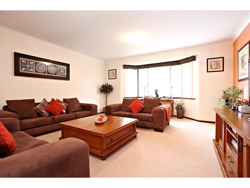 34 Parkway Road, Bibra Lake WA 6163