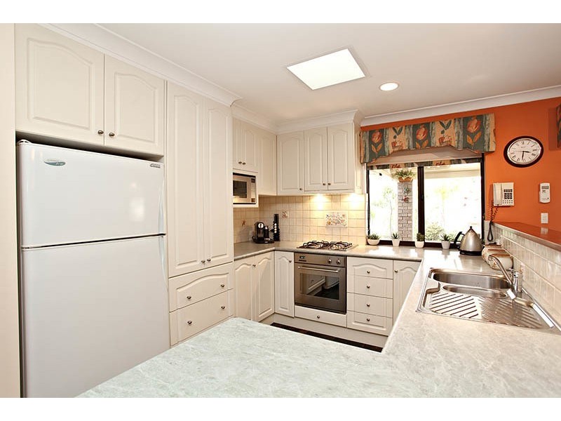 34 Parkway Road, Bibra Lake WA 6163