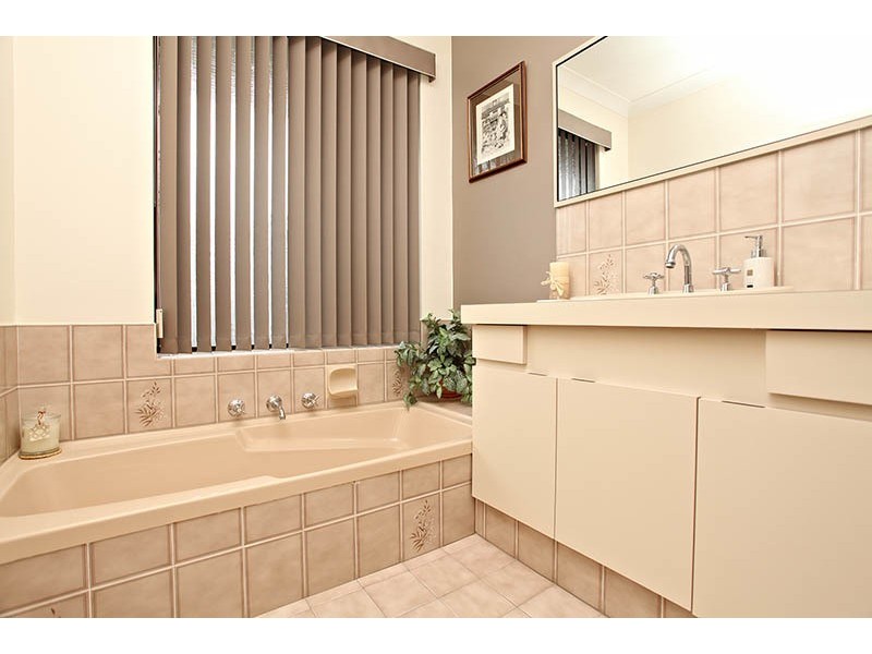 34 Parkway Road, Bibra Lake WA 6163