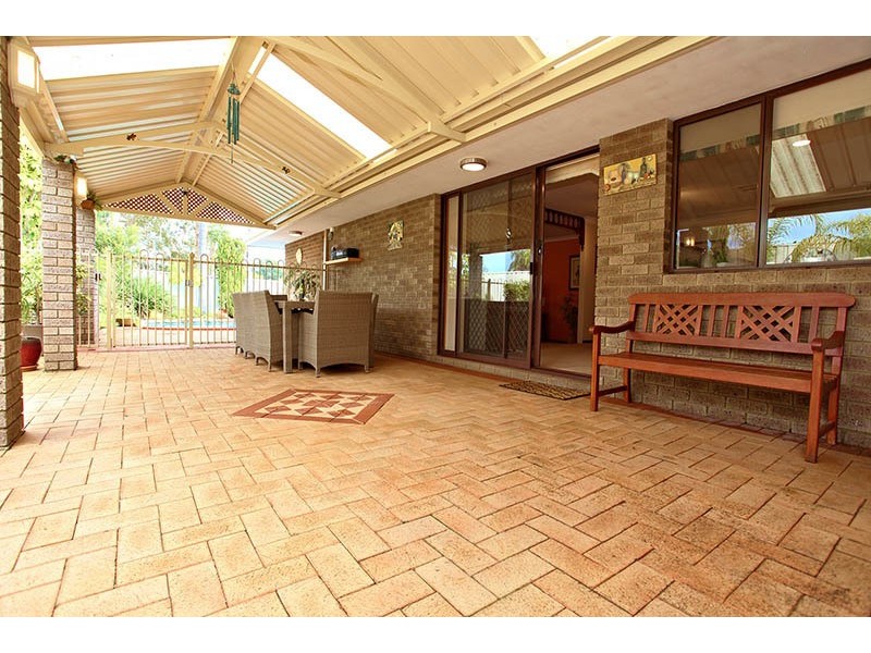 34 Parkway Road, Bibra Lake WA 6163