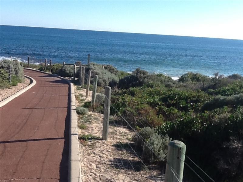 47 Daytona Drive, Iluka WA 6028