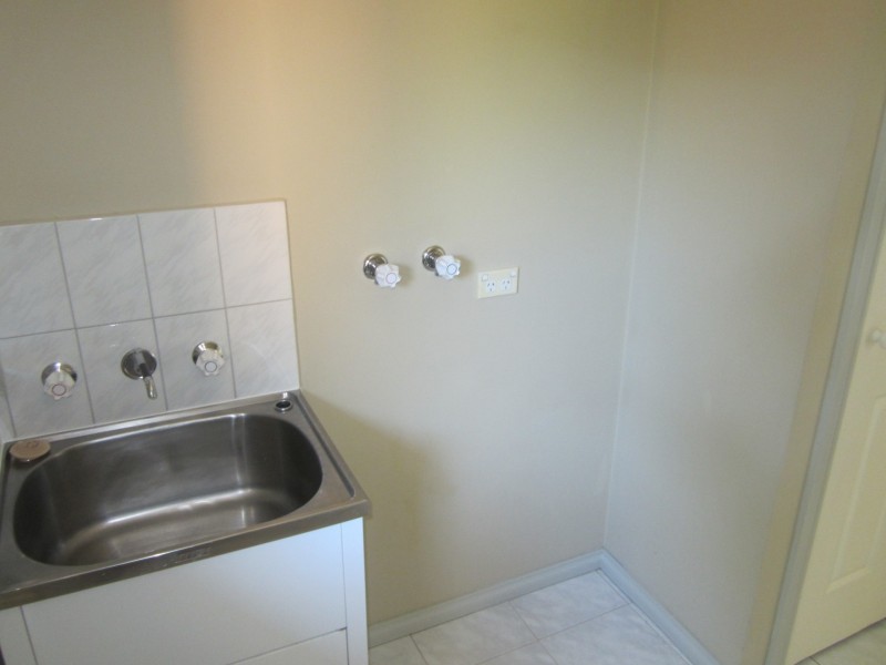 2/4 Pearce Court, Altona Meadows VIC 3028