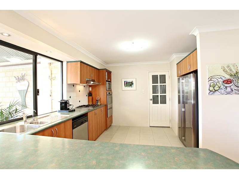 8 Eldwick Loop, Swan View WA 6056