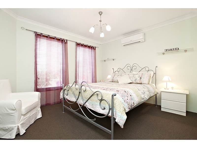8 Eldwick Loop, Swan View WA 6056