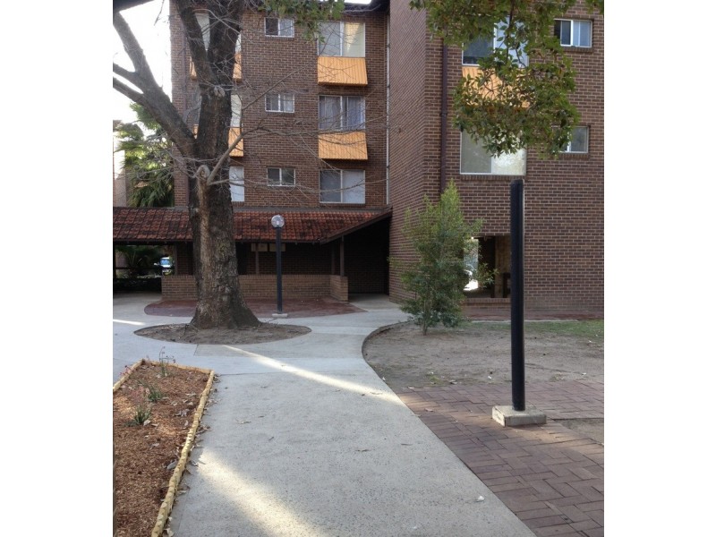 27/147 March Street, Richmond NSW 2753