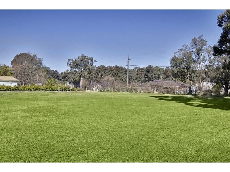 24 Fourth Ave, Llandilo NSW 2747