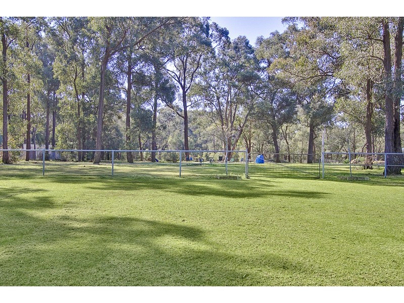 24 Fourth Ave, Llandilo NSW 2747