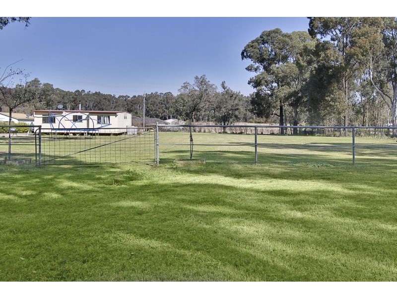 24 Fourth Avenue, Llandilo NSW 2747