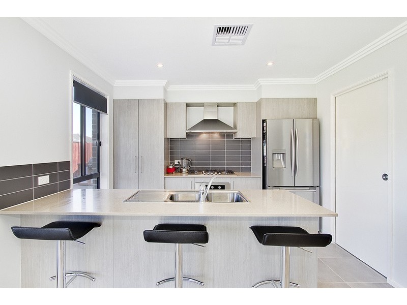 2 Nightjar Street, Cranebrook NSW 2749