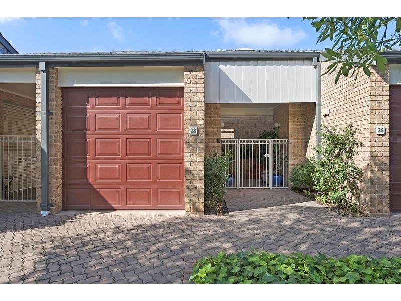 28 Castle Pines Drive, Baulkham Hills NSW 2153