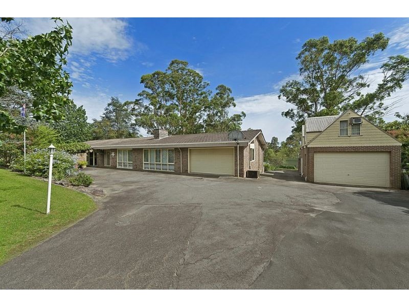 11 Lang Road, Kenthurst NSW 2156