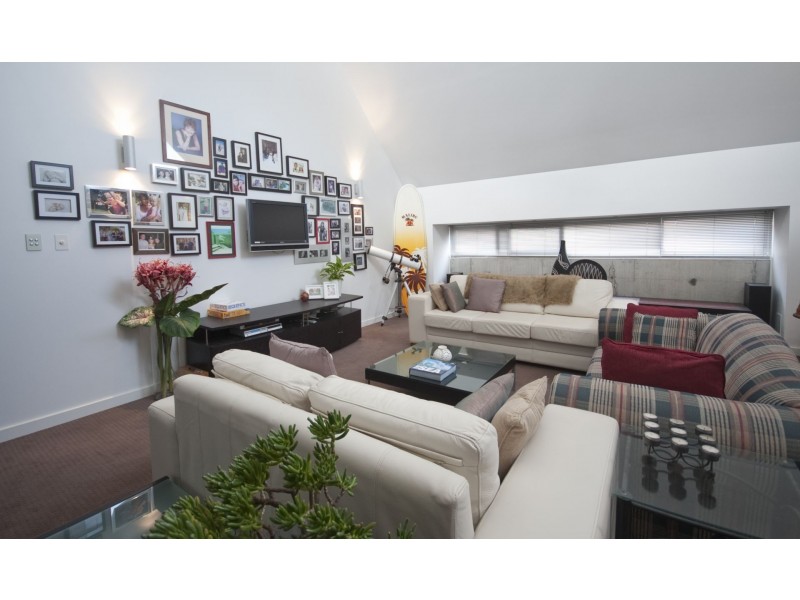 63 Forresters Beach Road, Forresters Beach NSW 2260