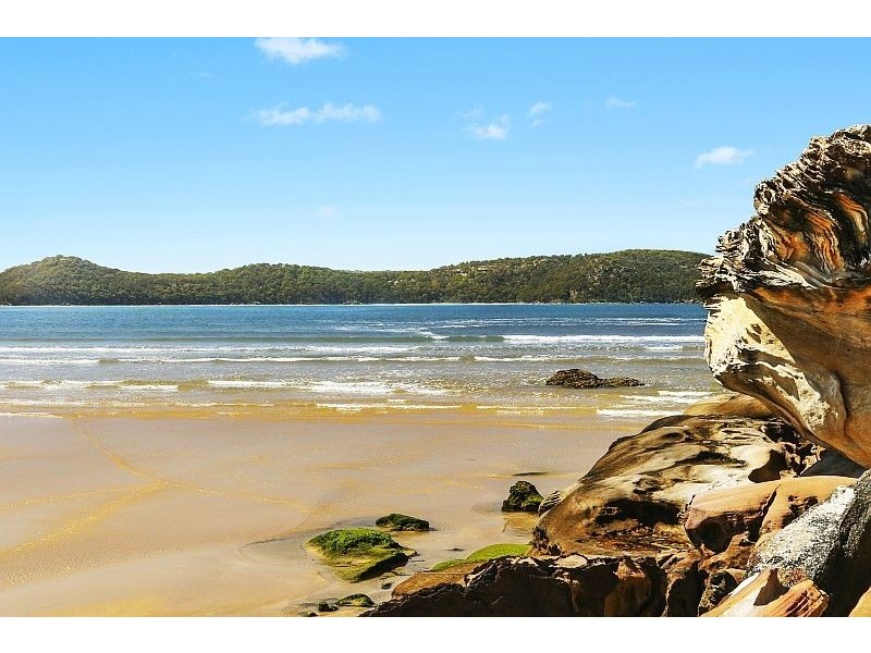 8 Berrima Crescent, Umina Beach NSW 2257