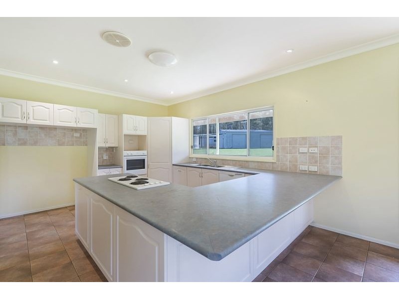 6121 Putty Road, Howes Valley NSW 2330