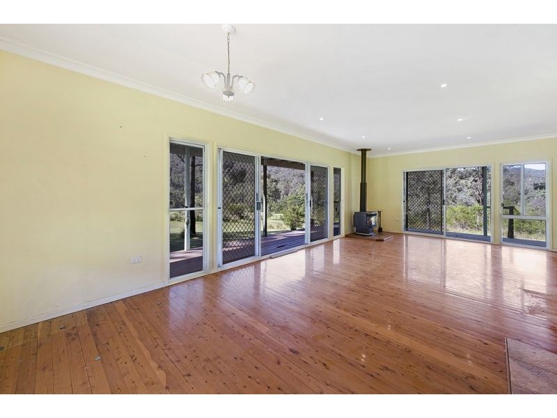 6121 Putty Road, Howes Valley NSW 2330