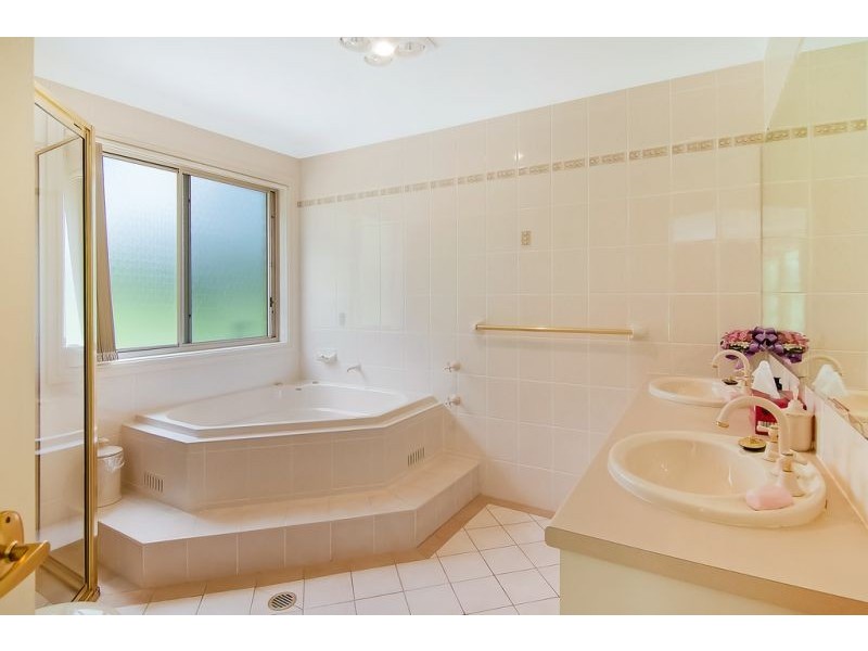 8 Belmont Grove, Grose Vale NSW 2753