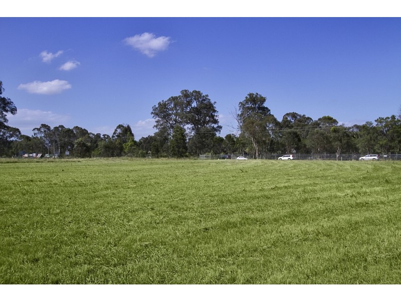 688-696 Richmond Road, Berkshire Park NSW 2765