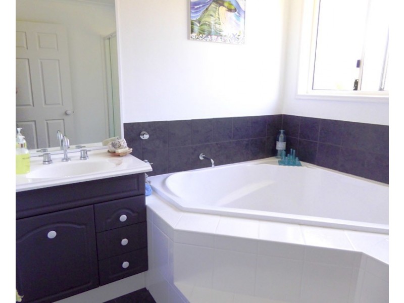 18  Lorikeet Road, Gulmarrad NSW 2463