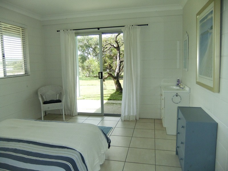 2 Honeysuckle Street, Brooms Head NSW 2463