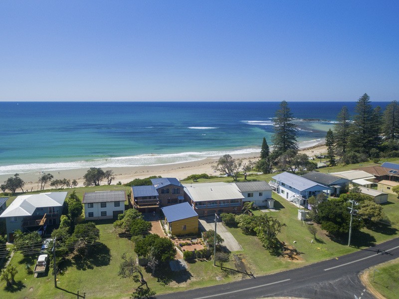 43 OCEAN ROAD, Brooms Head NSW 2463